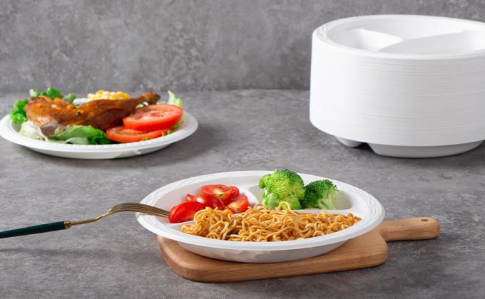 Białe talerze z tworzyw sztucznych, 9 cali 3 komory 150 opakowań Materiał klasy spożywczej 2