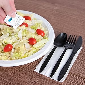 Indywidualnie owinięte plastikowe sztućce z serwetką + pakiety z solą i pieprzem w kolorze białym (liczba 250) 2
