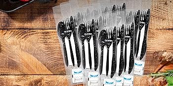 Indywidualnie owinięte plastikowe sztućce z serwetką + pakiety z solą i pieprzem w kolorze białym (liczba 250) 1