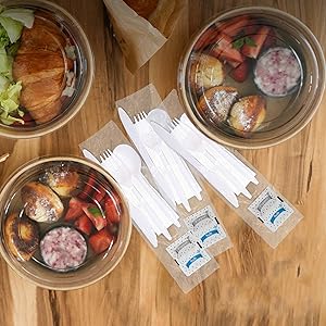 Indywidualnie owinięte plastikowe sztućce z serwetką + pakiety z solą i pieprzem w kolorze białym (liczba 250) 3